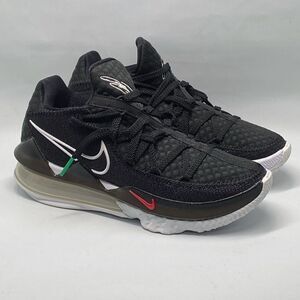 Nike LeBron 17 Kid’s Low Top Sneakers size 5